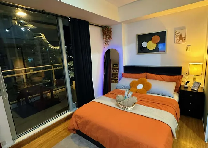 The Warm By Anc At Azure مانيلا